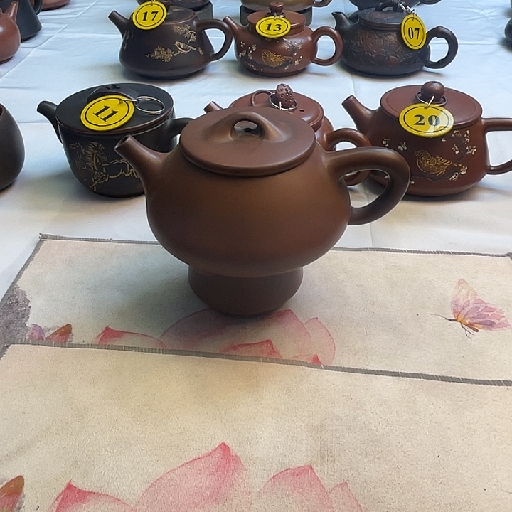 走***过广西钦州坭兴陶茶壶