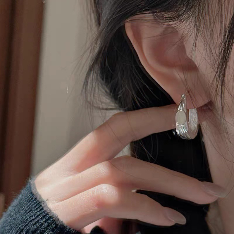 铜合金耳饰 韩版冷淡风黑椭圆小众高级轻奢个性百搭时尚气质耳圈