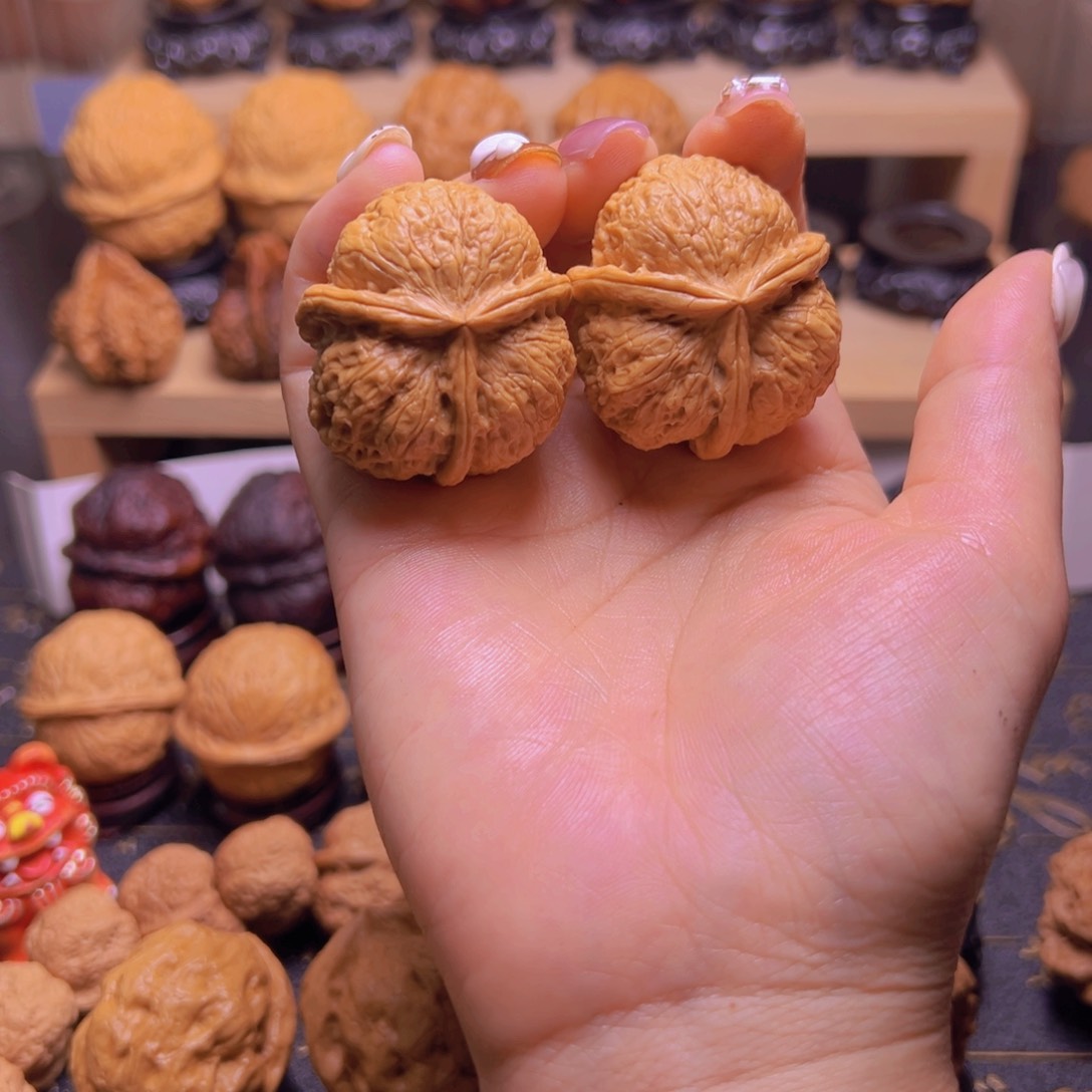 了***>文玩核桃把件球三棱H41