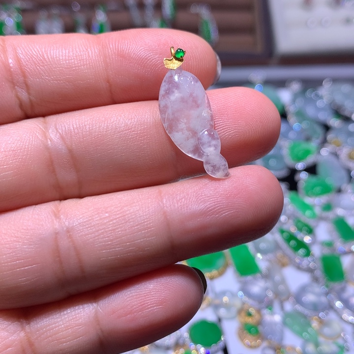 翡翠18K金镶嵌颈饰