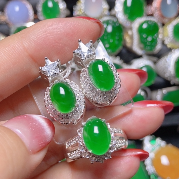 颈饰未镶嵌翡翠翡翠