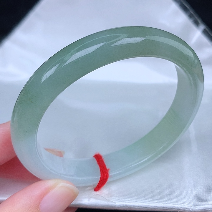 未镶嵌手镯（贵妃镯）翡翠天然