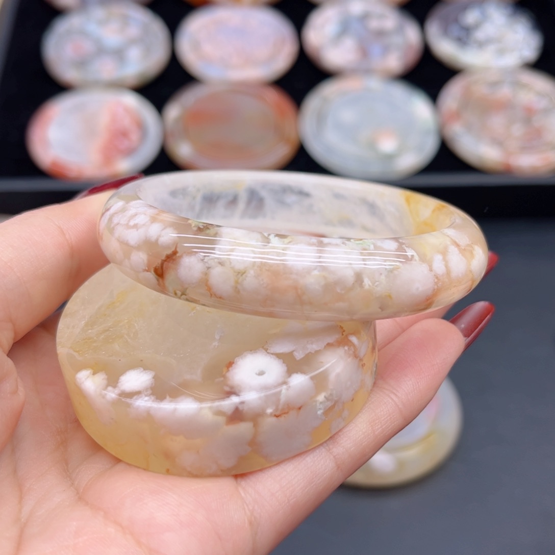 玛瑙/玉髓手镯未镶嵌58