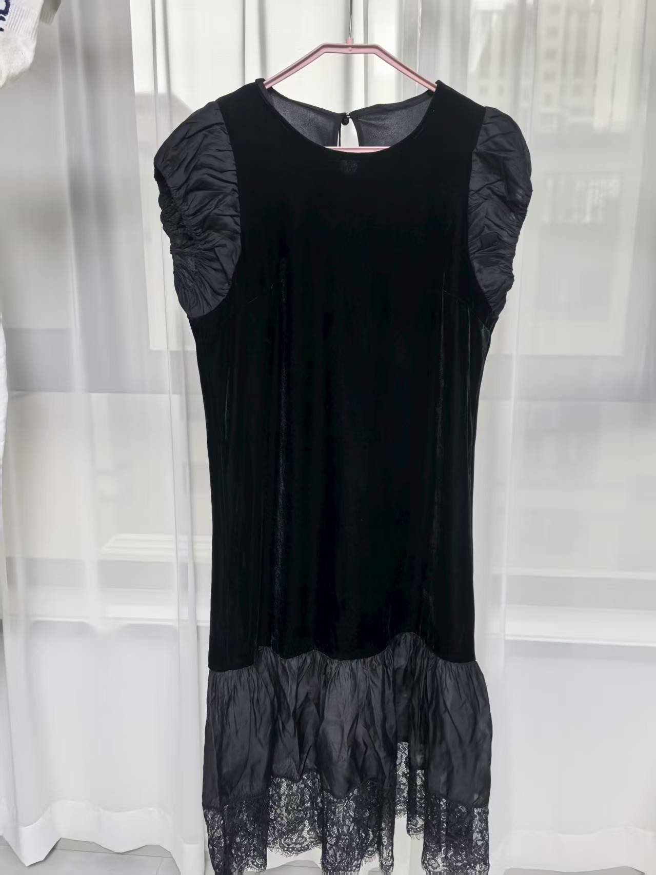 时尚丝绒连衣裙大码减龄显瘦气质舒适女士潮流裙子