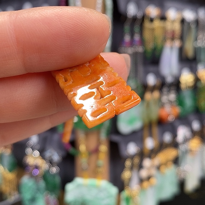 子***涵翡翠未镶嵌耳饰翡翠