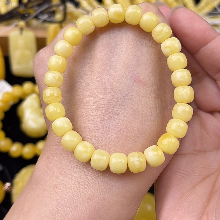 琥珀未镶嵌颈饰琥珀