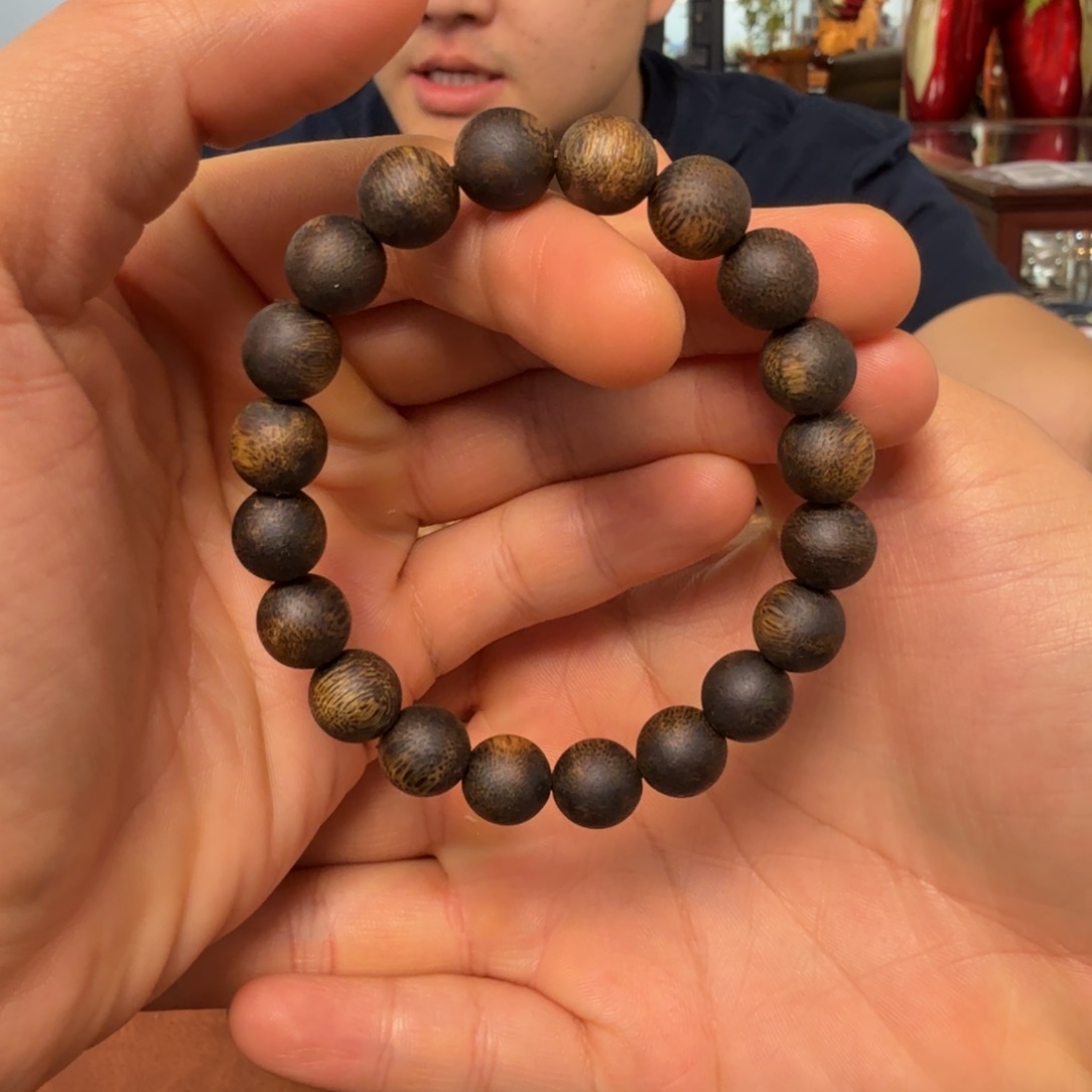沉香手串高等级 99沉水浮 10mm圆珠