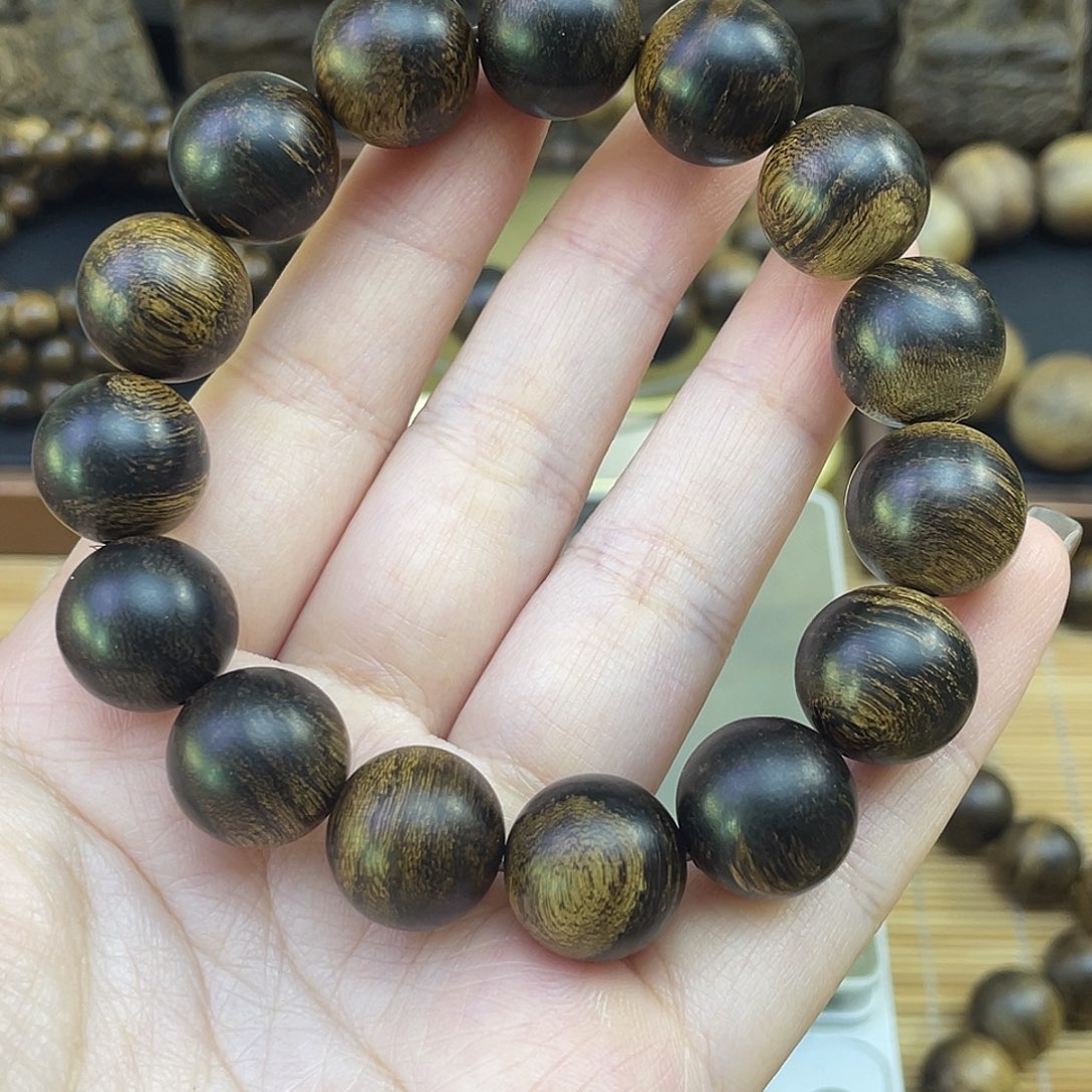 广***杨手串沉香芽庄白奇