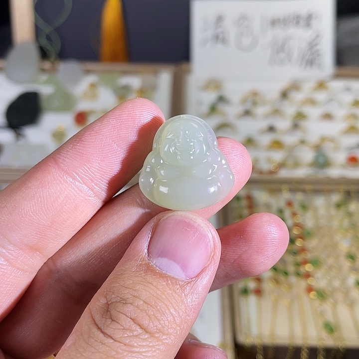 和田玉未镶嵌颈饰