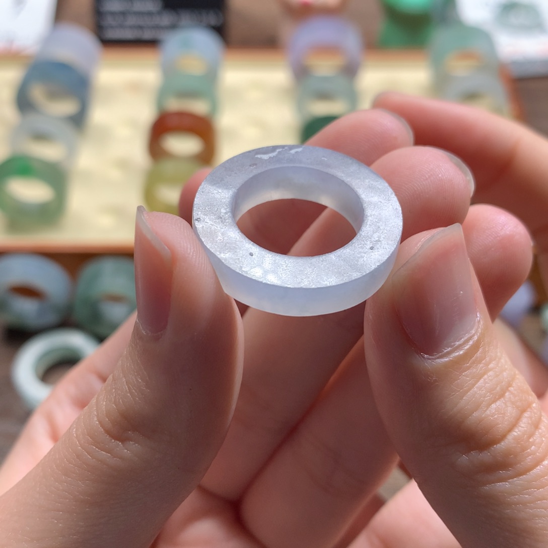 定制翡翠未镶嵌翡翠戒圈 10-14 冰蓝细条