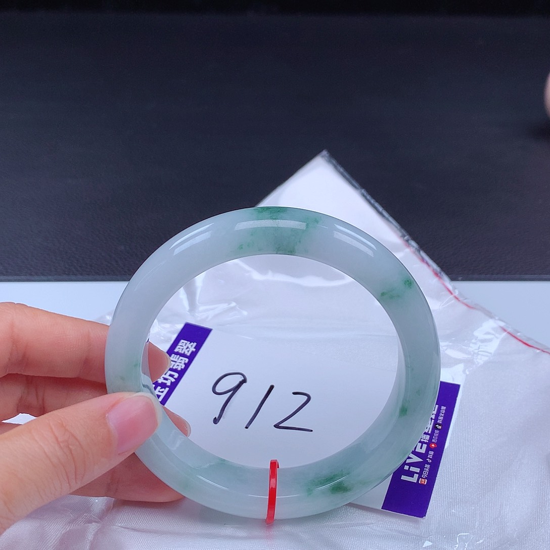 翡翠手镯未镶嵌61.5圈001880