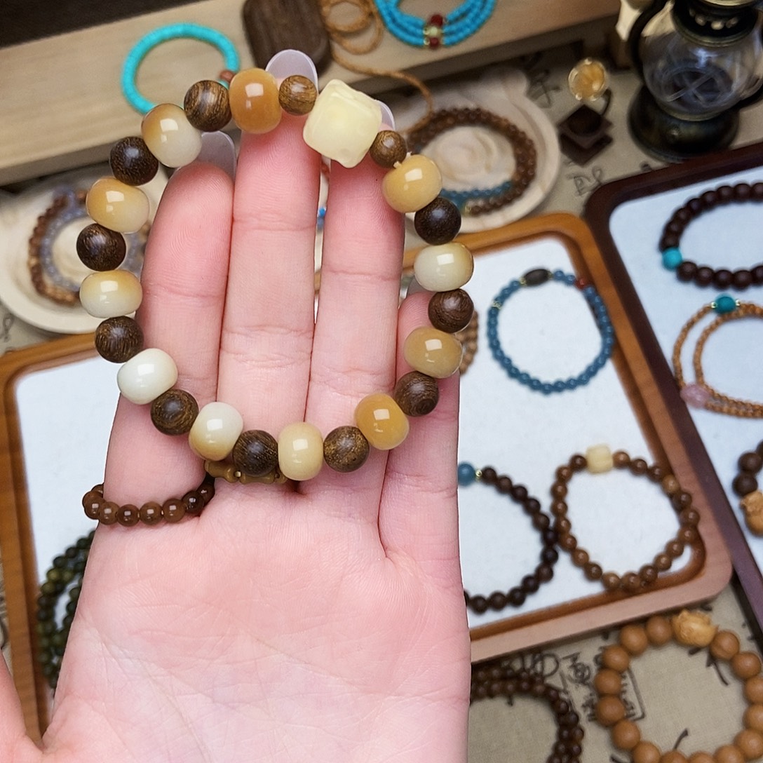 手串未镶嵌非洲紫檀（红花梨）