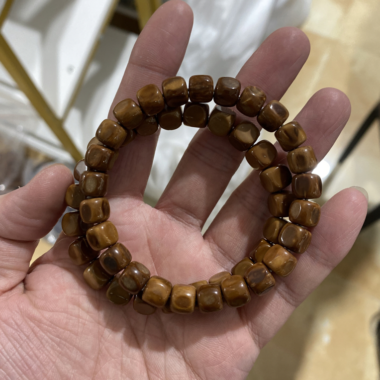 精品库克0.8四方珠手串