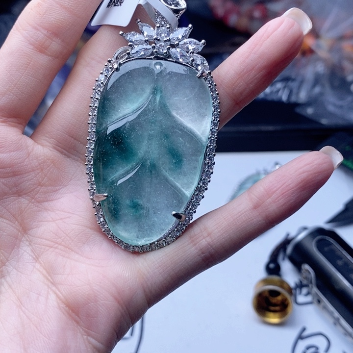 未镶嵌吊坠(不含链)蜜蜡147吊坠