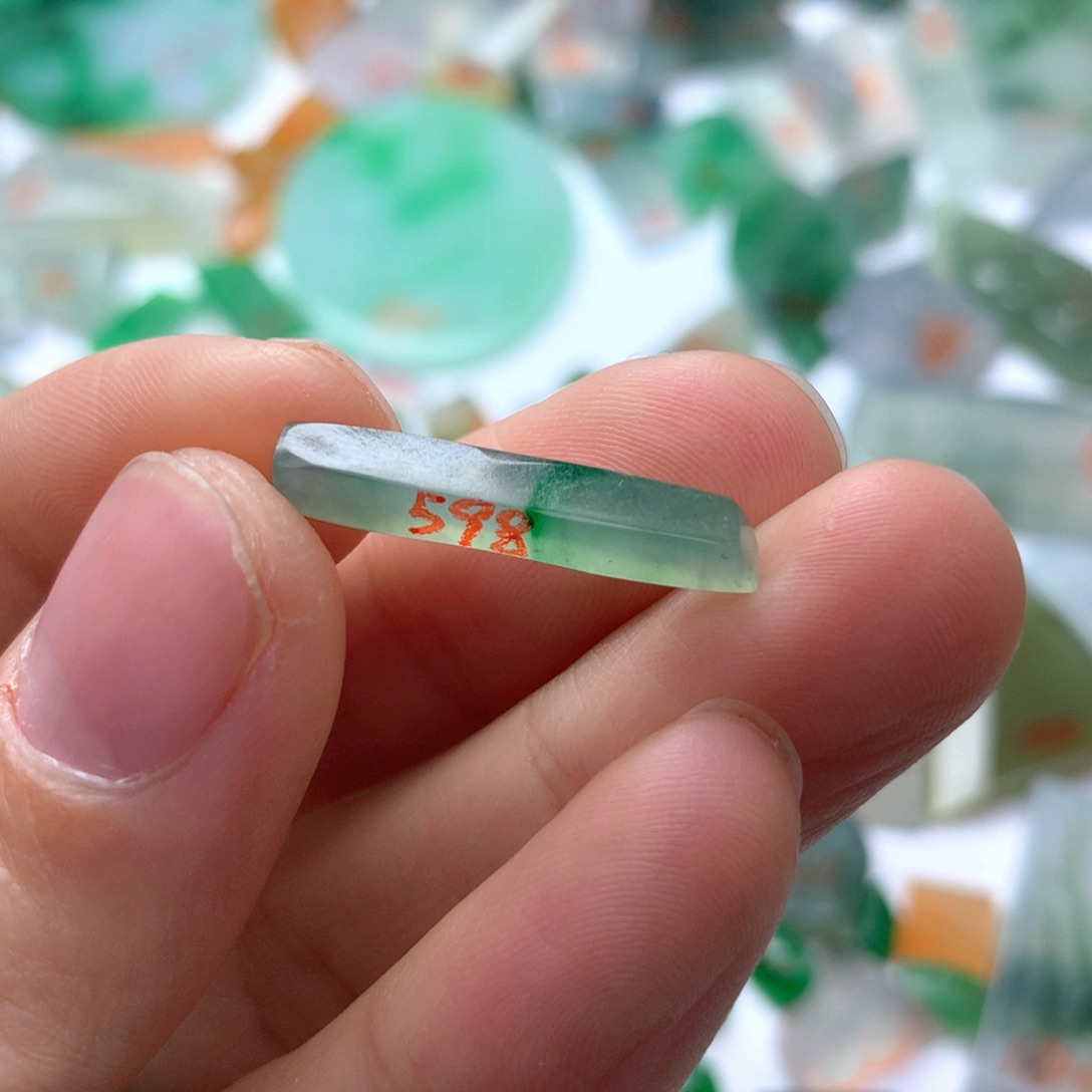 定制翡翠未镶嵌天然缅甸翡翠吊坠挂件