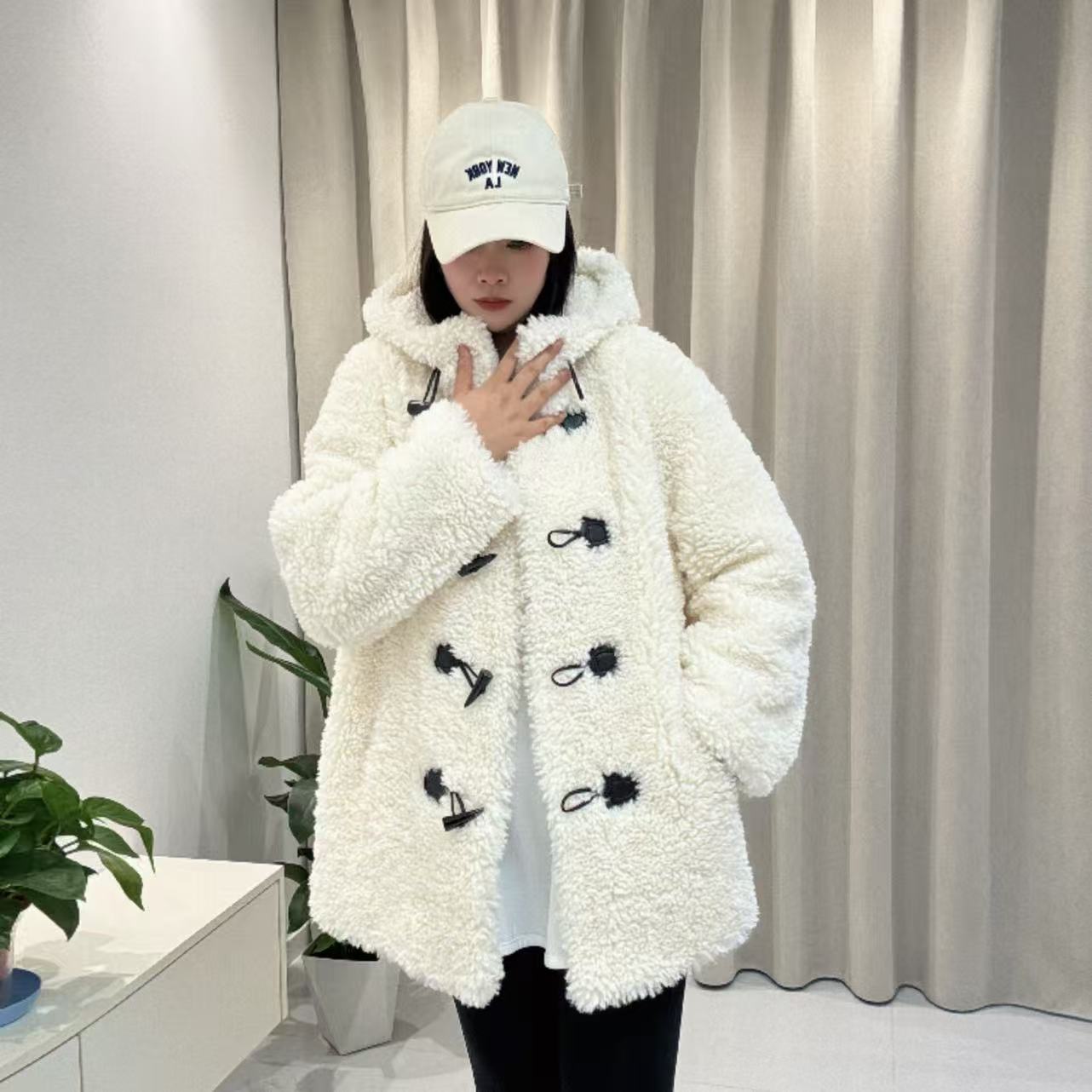 保暖连帽休闲风毛绒冬季短外套韩系秋冬百搭女