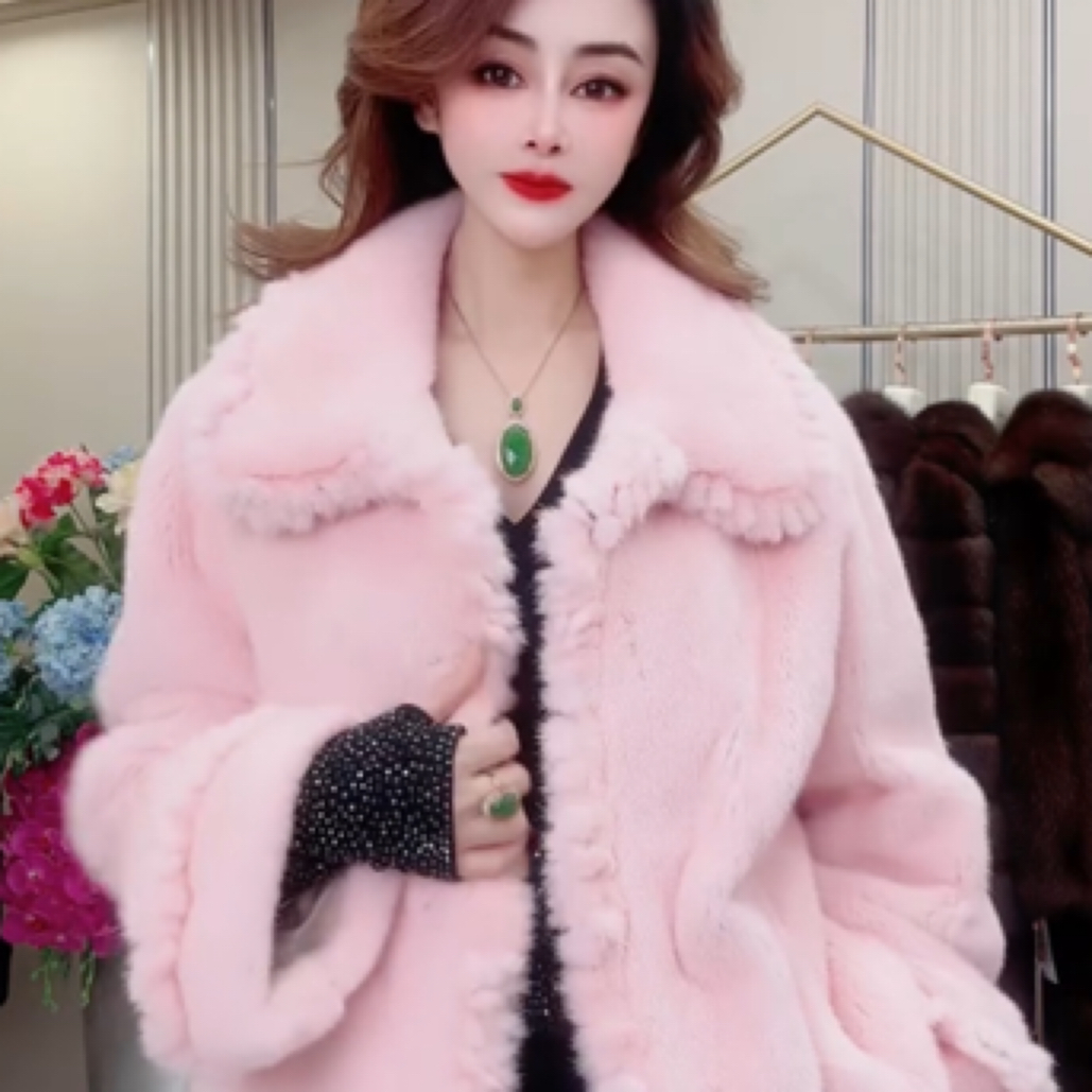 2482皇家贵夫人冬季新款女士方领皮草上衣外套CZH-衣长60cm