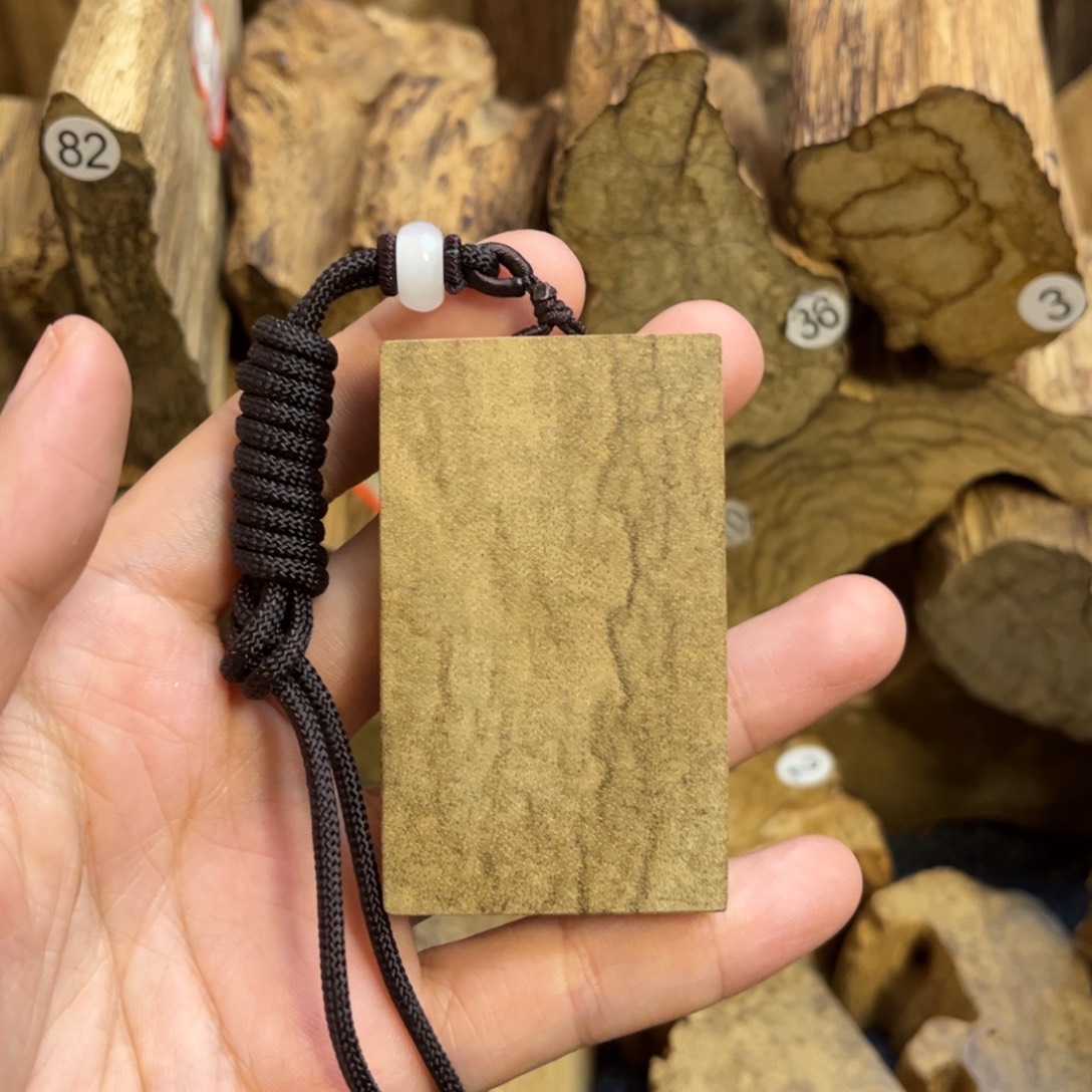 手把件沉香688133材料  小牌子