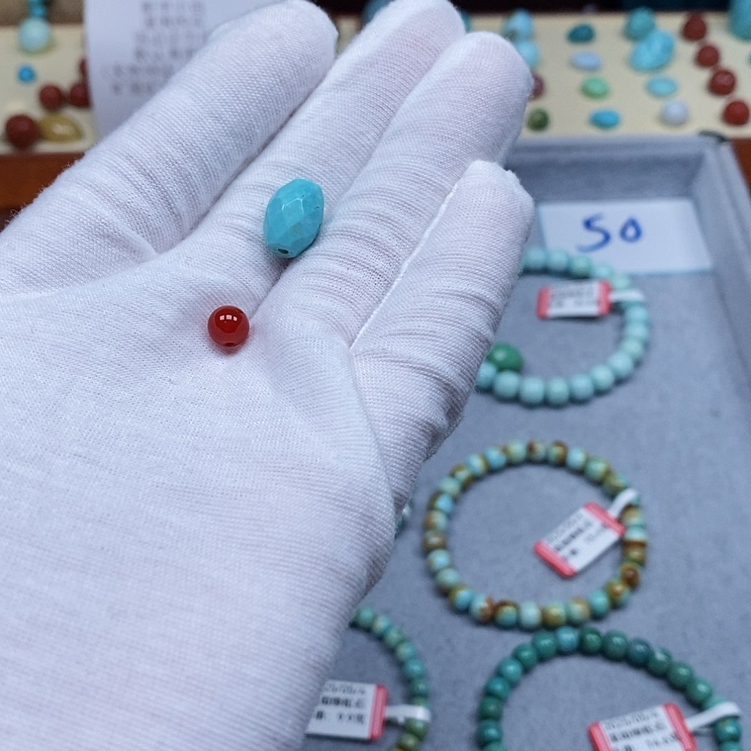 南红玛瑙配饰未镶嵌