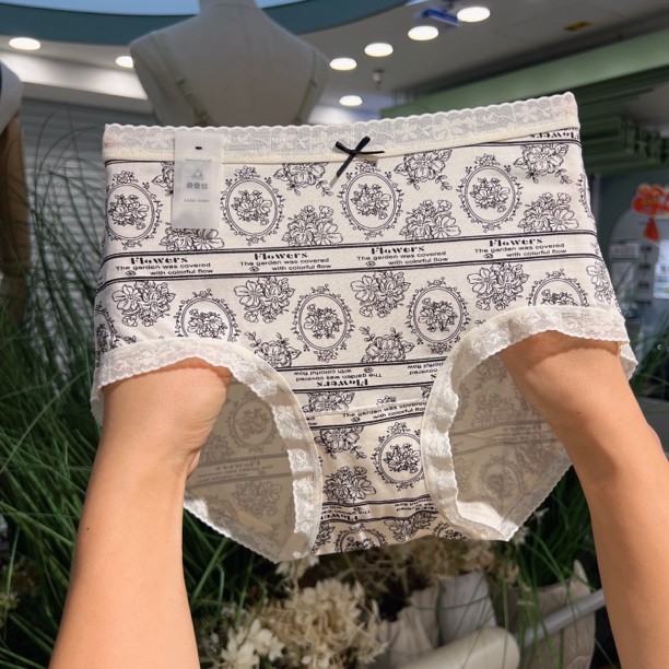 三月春复古田园风舒适亲肤女士三角内裤中高腰大包臀（80-130斤）