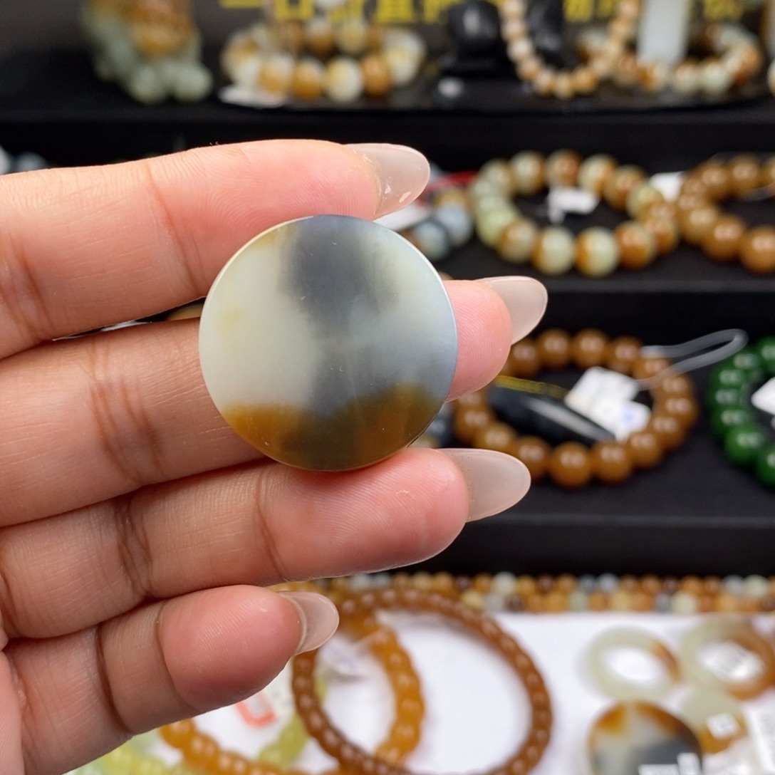 和田玉吊坠未镶嵌