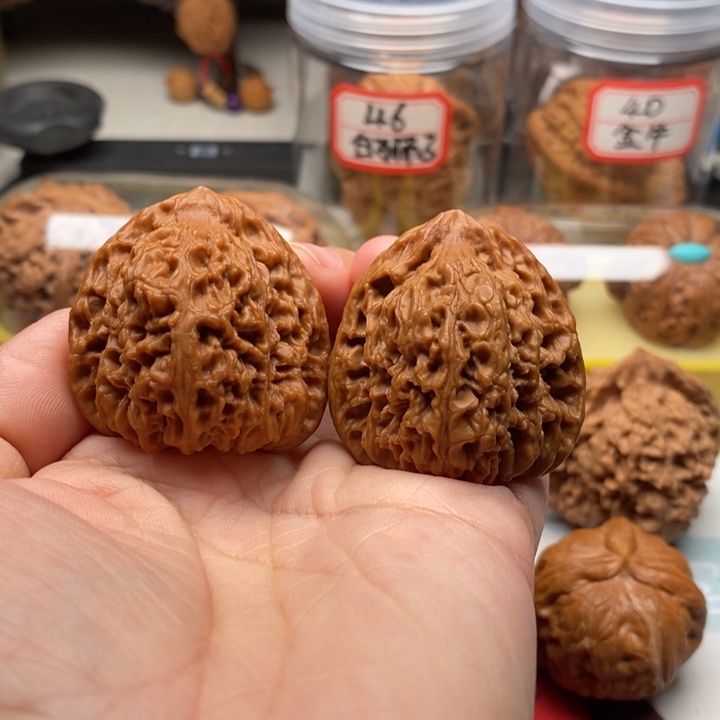 文玩核桃吊坠38南疆有浮黄
