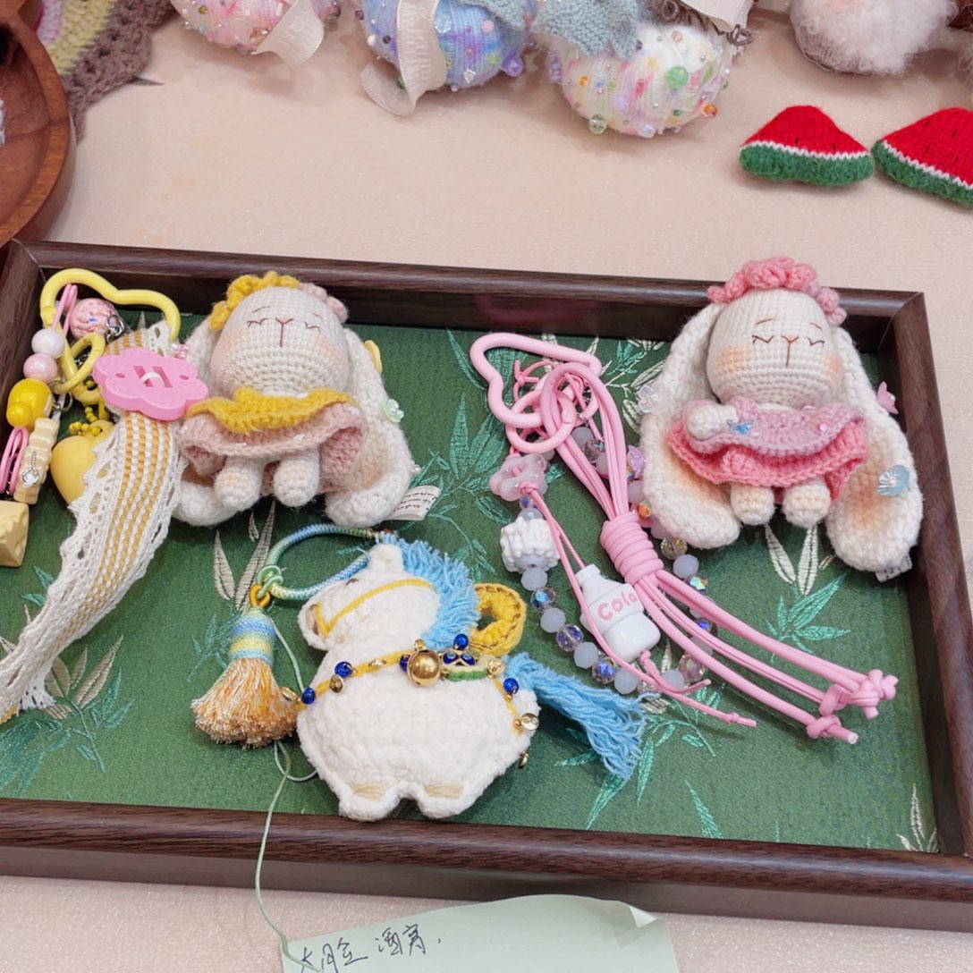 大***窝毛绒兔子挂件大脸酒窝