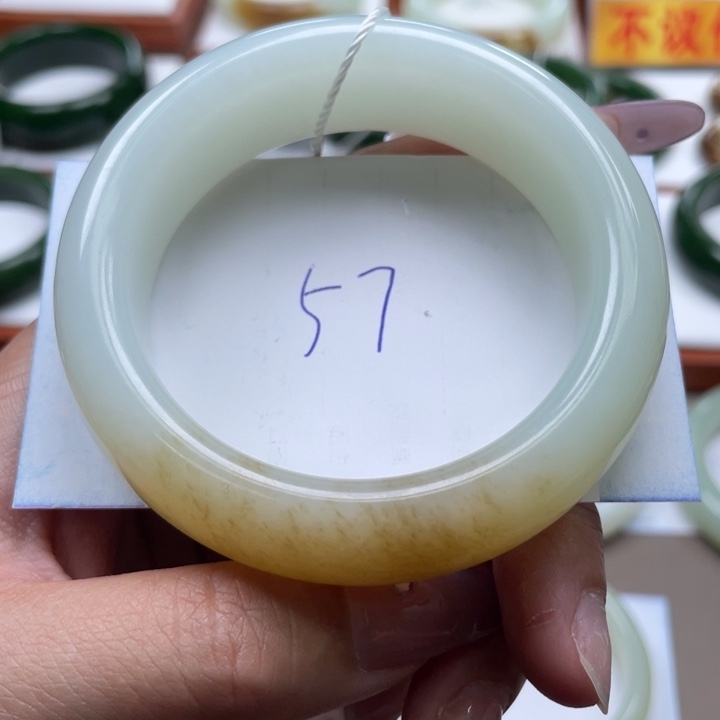 未镶嵌手镯和田玉