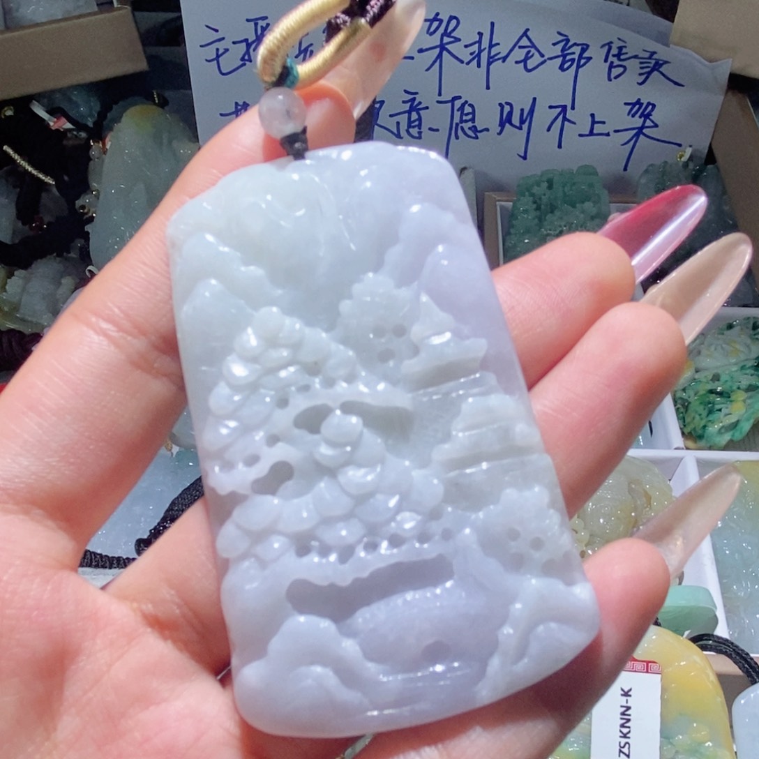 翡翠颈饰未镶嵌翡翠