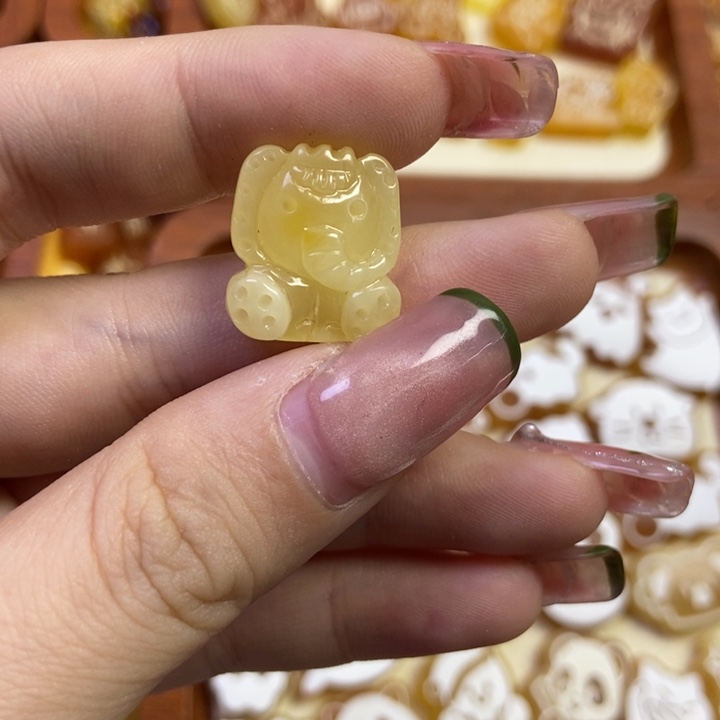 琥珀未镶嵌珠宝奇石大象