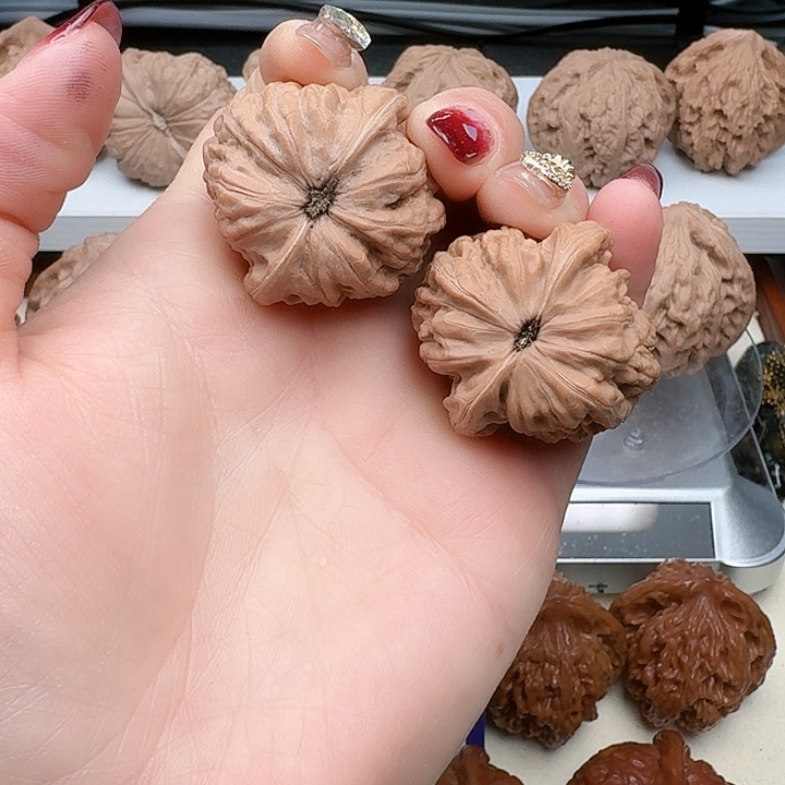 文玩核桃吊坠36全品赤龙鸡心（歪头）