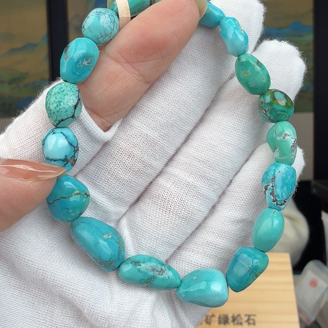 绿松石未镶嵌珠宝奇石