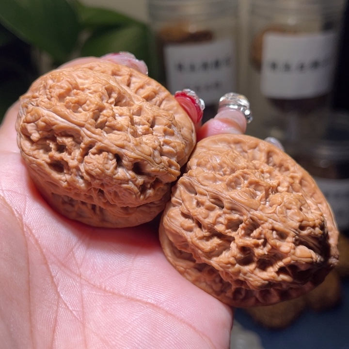 桃核把件              42将军57克