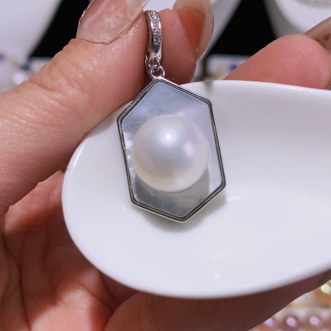 淡水珍珠颈饰合金