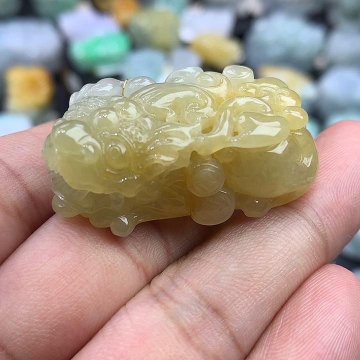 翡翠未镶嵌颈饰天然缅甸翡翠貔貅吊坠