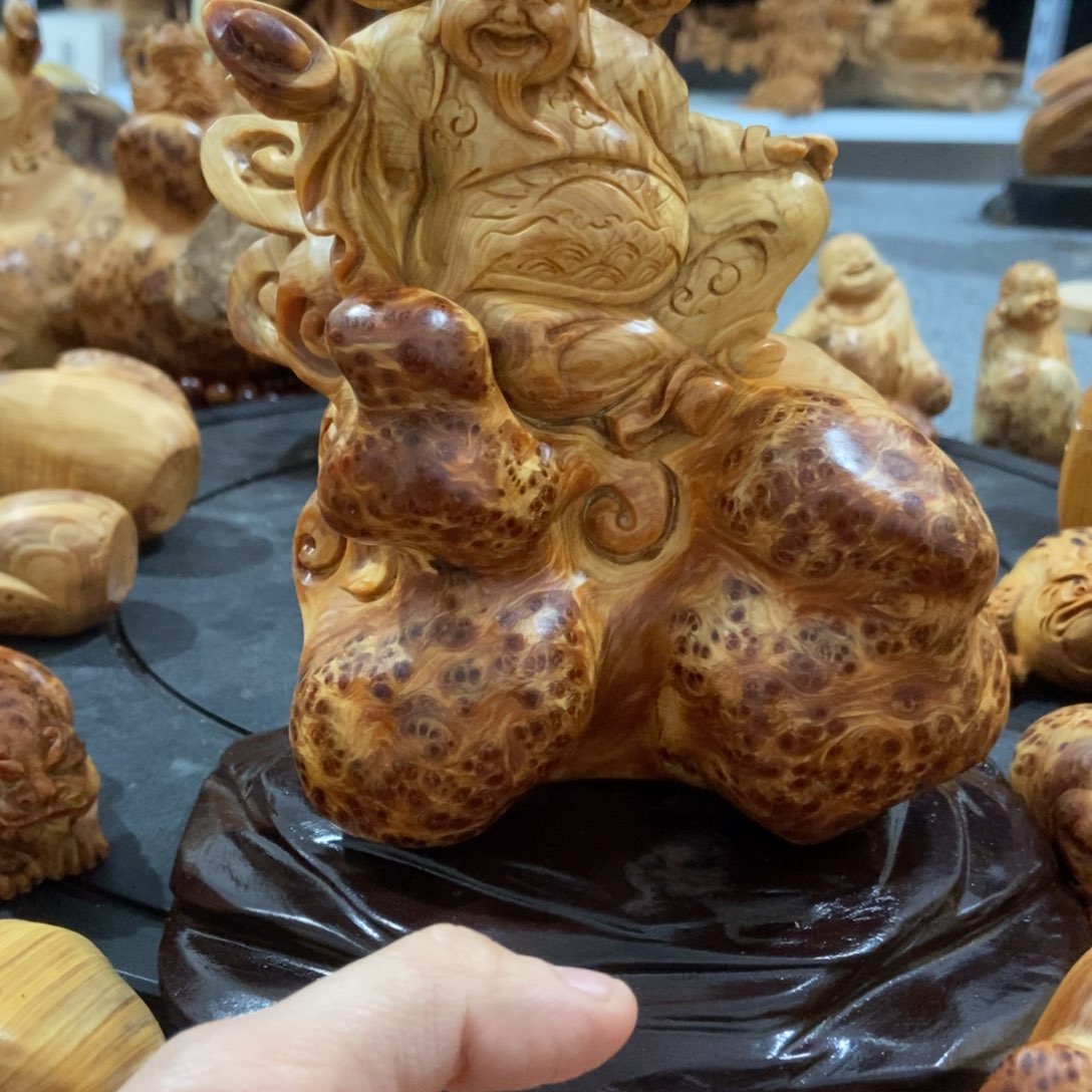 柏木（崖柏）心****雷留疤财神