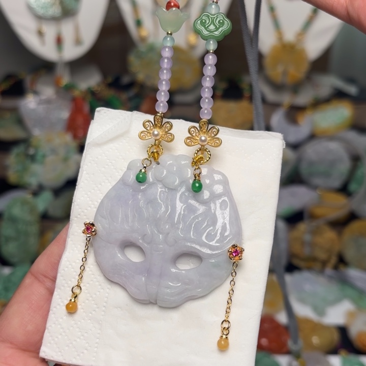 翡翠颈饰未镶嵌吊坠