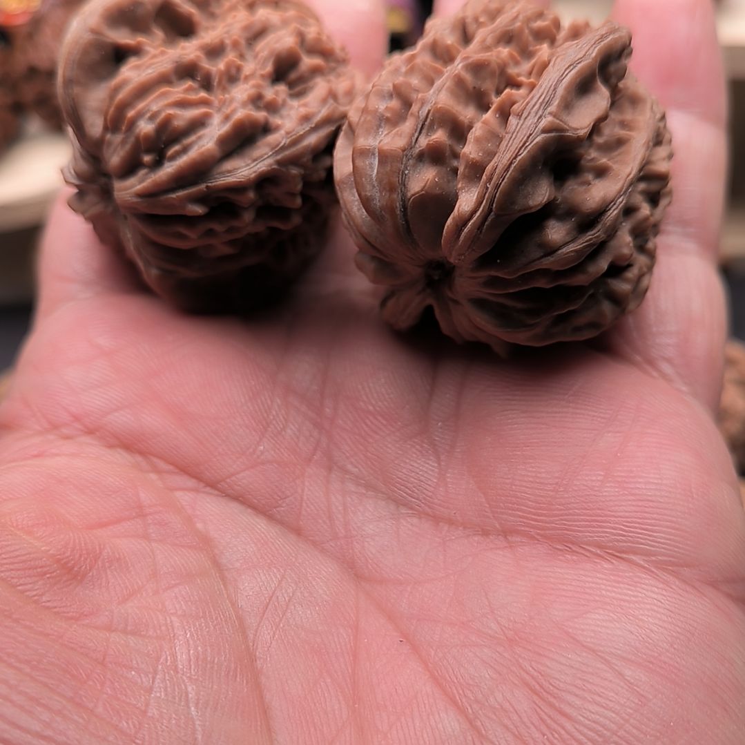 帅***毛文玩核桃吊坠四座楼