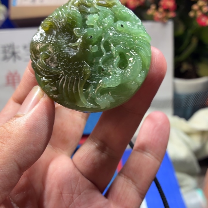 颈饰未镶嵌和田玉（糖玉）