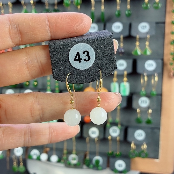 和田玉18K金镶嵌耳饰