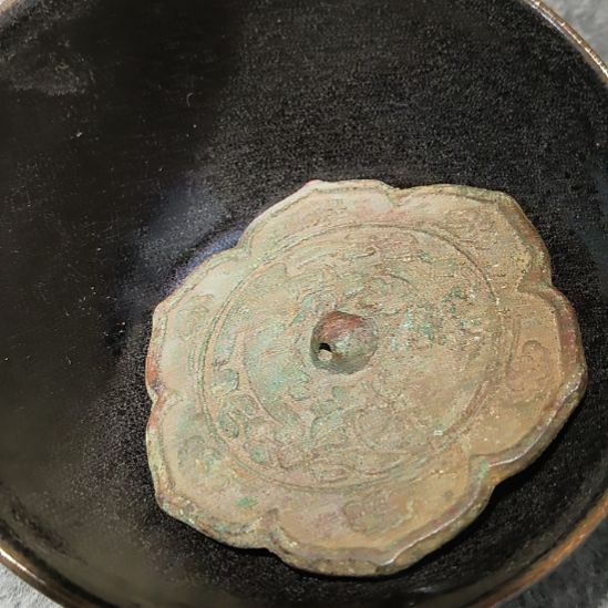 梁****瓷片盏。。。。。。。。。。。。。。。。。。。。