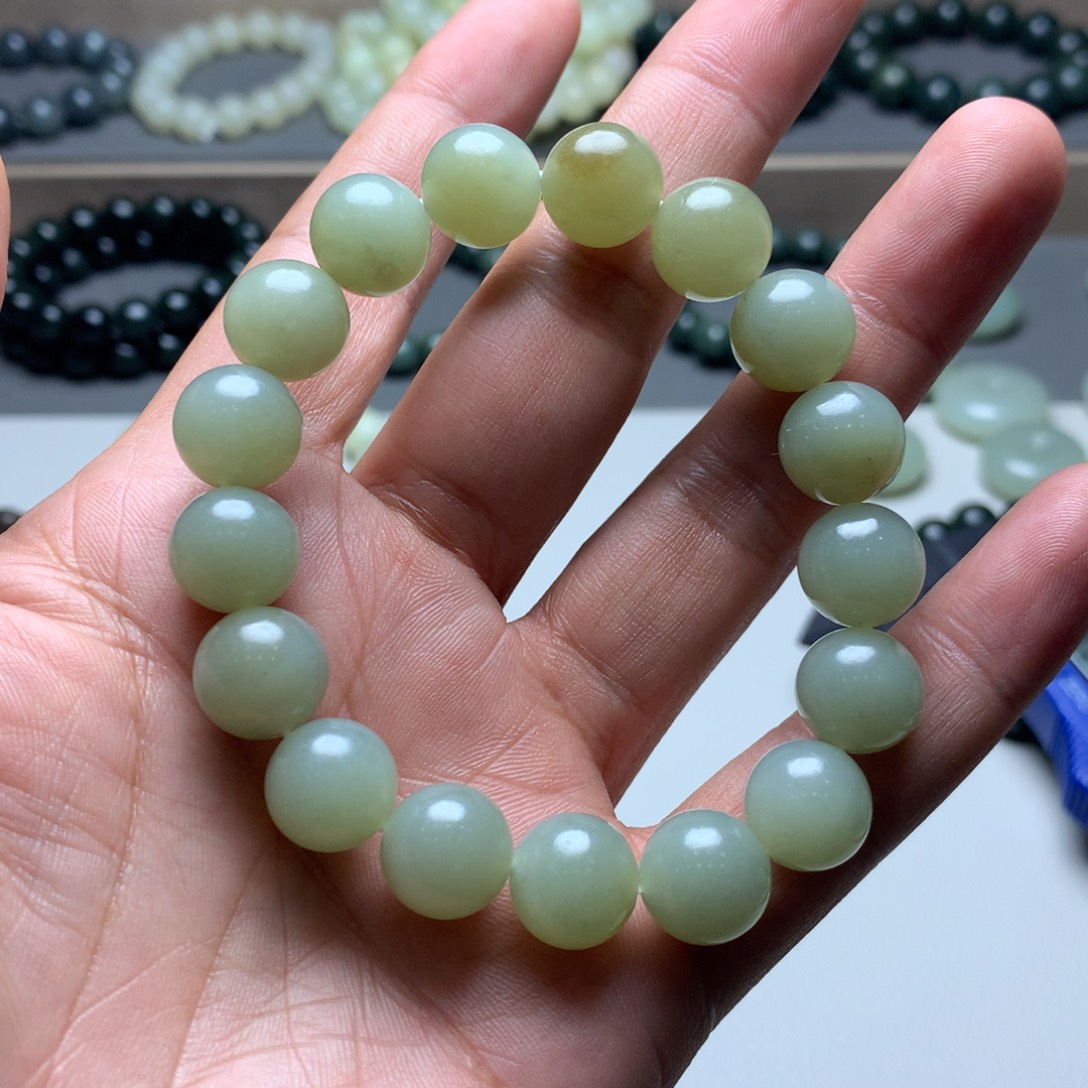 和田玉未镶嵌手链