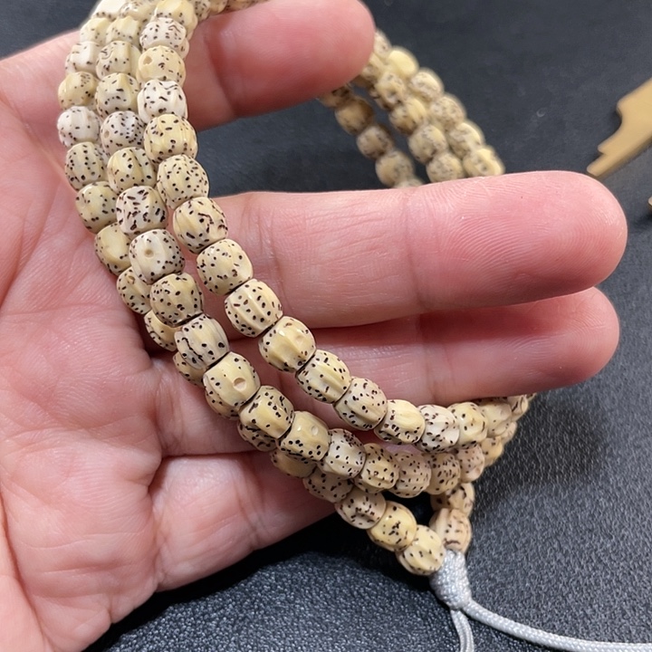 星月菩提吊坠雕刻百香籽6×5
