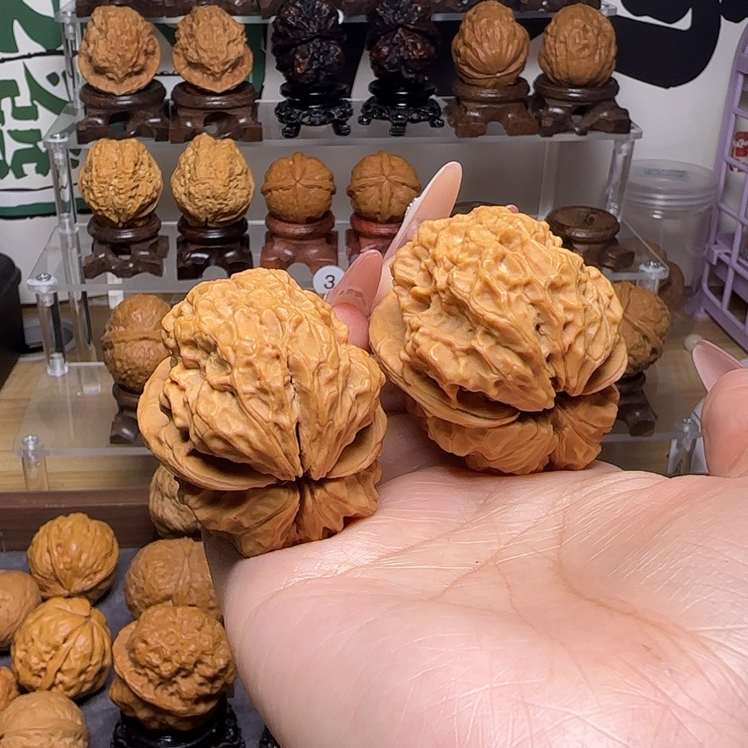 贝***汗文玩核桃把件10…………赤龙金蟾