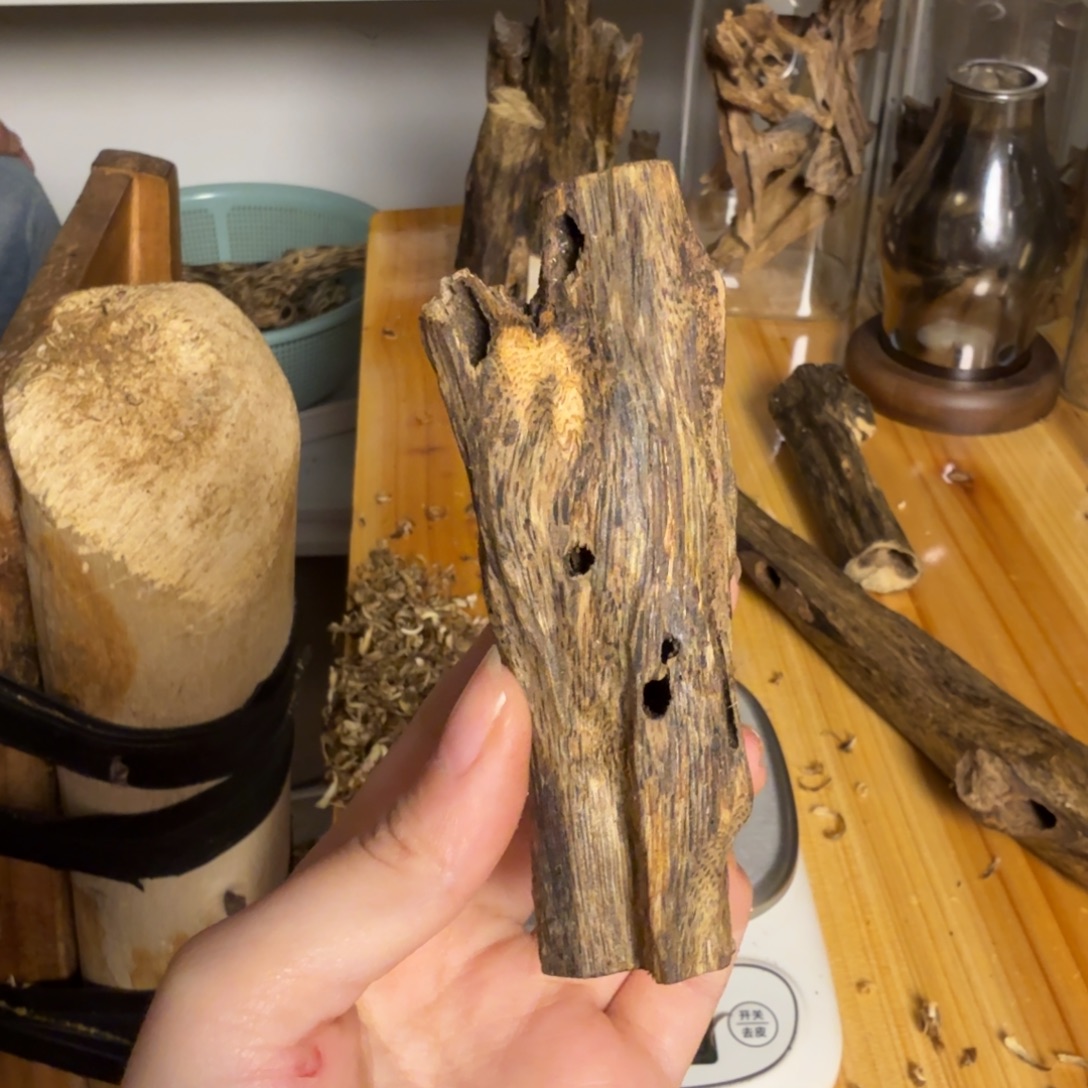 沉香白奇虫漏香28克