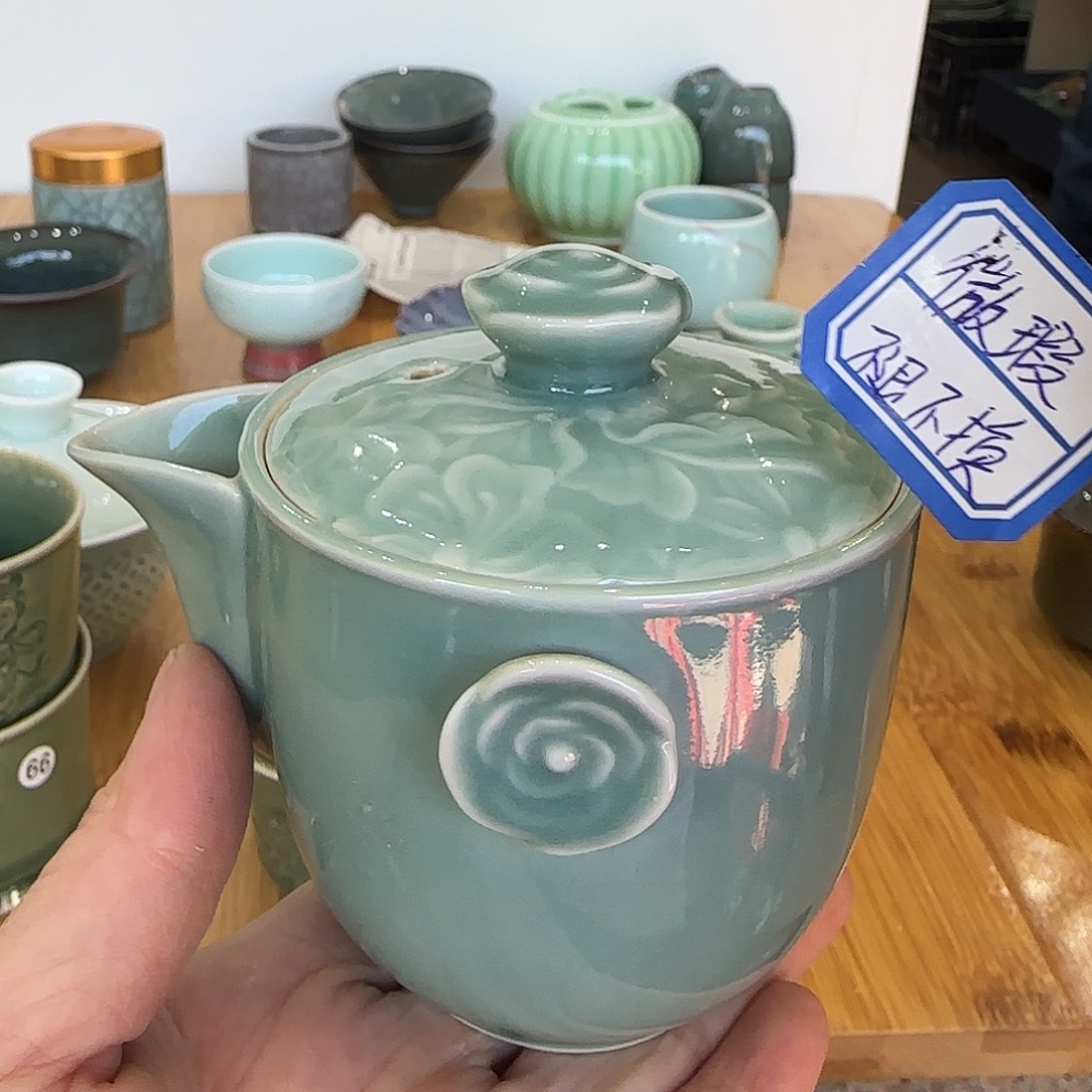 龙泉敬悦青瓷品茗杯微暇
