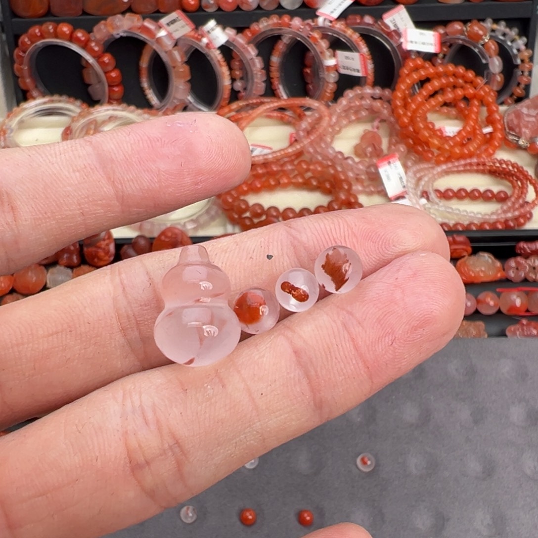 江***林南红玛瑙未镶嵌颈饰葫芦珠子