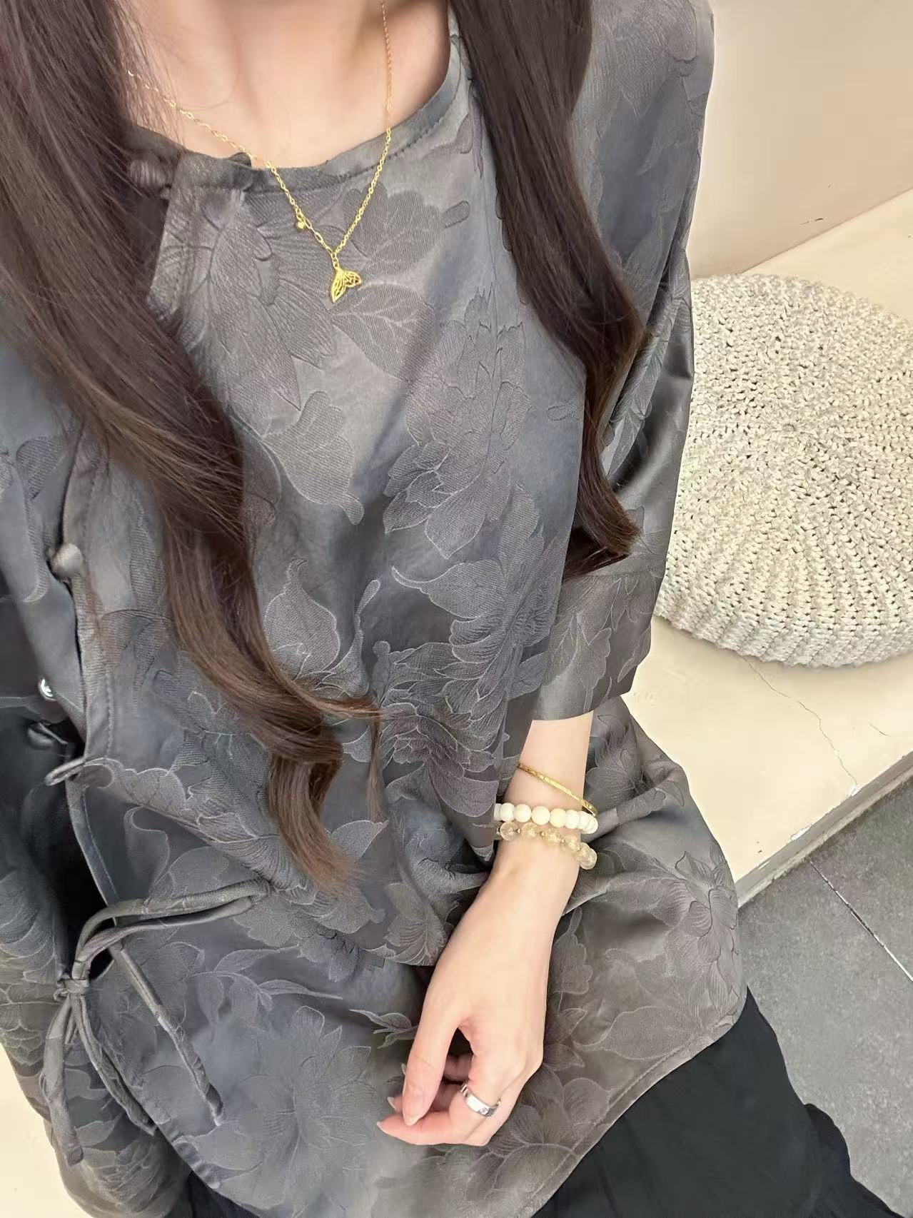 100%桑蚕丝高级灰牡丹花毛衫香云纱缎面角萝28姆米