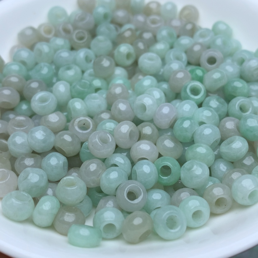 【闪购商品】翡翠手链未镶嵌卡5乘6.3冰绿白圆环50个