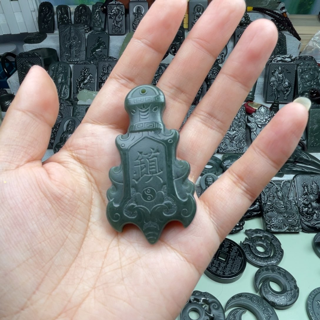 颈饰未镶嵌和田玉